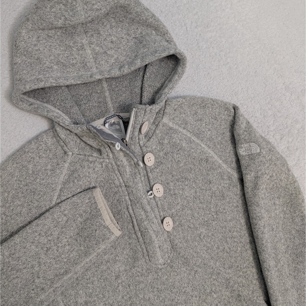 The North Face Women's Crescent Sunshine Hoodie 1/4 Zip Button Size Medium.